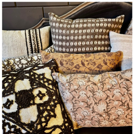 Cushioncover handprinted hazelnut brown off-white  60x40 cm