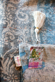 Vintage Kantha kussen 40x60 blue grey