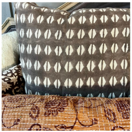 Cushioncover handprinted hazelnut brown off-white  60x40 cm