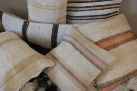 Vintage kelim kussen 90x30 natural white off-white brown stripe
