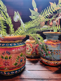 handgeschilderde oud houten pot L