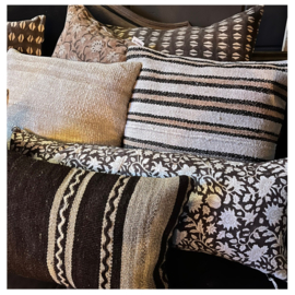 Cushioncover handprinted hazelnut brown off-white  60x40 cm