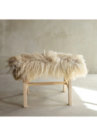 Houten bankje met schapenvacht 70 cm Krul/Bergschaap camel