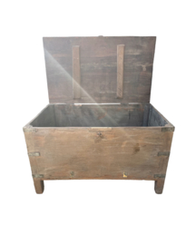 Oude kist uniek item 64x39x37