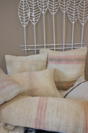 Vintage kelim kussen 90x30 natural soft pink stripe VERKOCHT