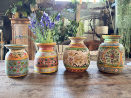 handgeschilderde oud nepalese houten pot L 29 green
