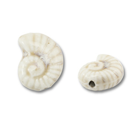 Keramiek kraal shell Off white per stuk