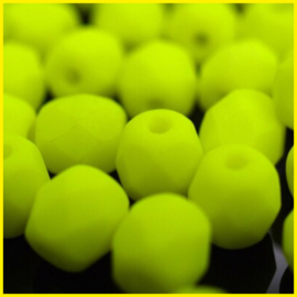 Neon Yellow Tsjechische Facet kralen 4 mm 50 st.