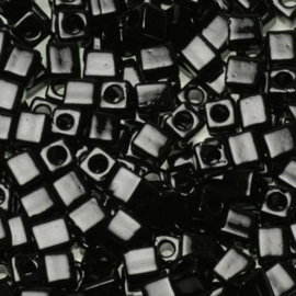 Miyuki cubes 3 mm Opaque black 5 gram