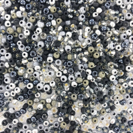 Boheemse Preciosa mix Grey  4 mm 5 gram