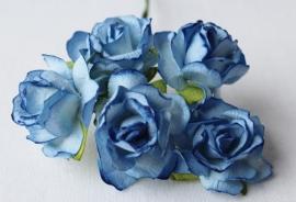 WILD ORCHID CRAFTS -2-Tone Blue Paper Wild Roses 30mm - 5 stuks