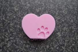 Hondenpoot op hart