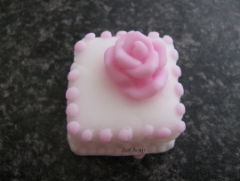 Petit four 02