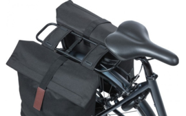 Dubbele fietstas Basil City - 28-32 liter - zwart