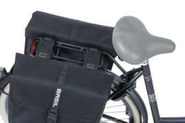 Dubbele fietstas Basil Forte 35 liter - zwart