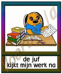 De juf kijkt mijn werk na  - KLAS