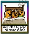 Knuffelen bij papa en mama in bed - GEBR