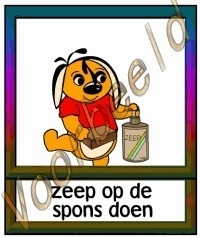 Zeep op de spons doen - VERZ