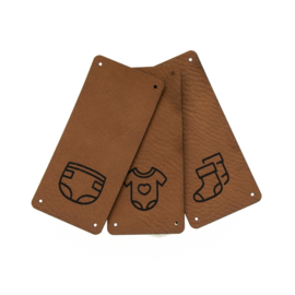 Leren vouwlabel 30x65mm 'babykleding' Chestnut 3st.