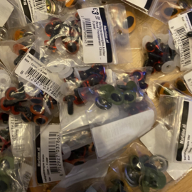 Doos met 176 verpakkingen veiligheidsoogjes