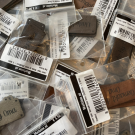 Opnaai labels Made by Oma - Gemaakt door oma (ca.450 stuks)