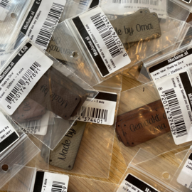 Opnaai labels Made by Oma - Gemaakt door oma (ca.450 stuks)
