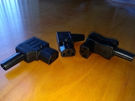 Verzilverde haakse IEC connectors