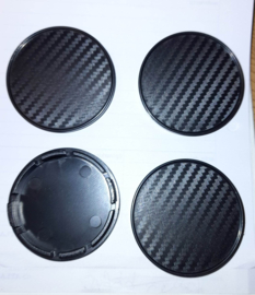 Set van 4 zwarte carbonlook naafdoppen, buitenmaat 55 mm en klemmaat 51,5/52 mm