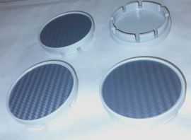 Set van 4 zilvergrijze carbonlook naafdoppen, buitenmaat 55 mm en klemmaat 51,5/52 mm
