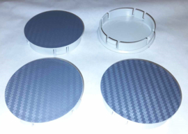 Set van 4 zilvergrijze carbonlook naafdoppen, buitenmaat 60 mm en klemmaat 56 mm