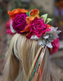 Bloemenband Oranje/Fuchsia/Groen