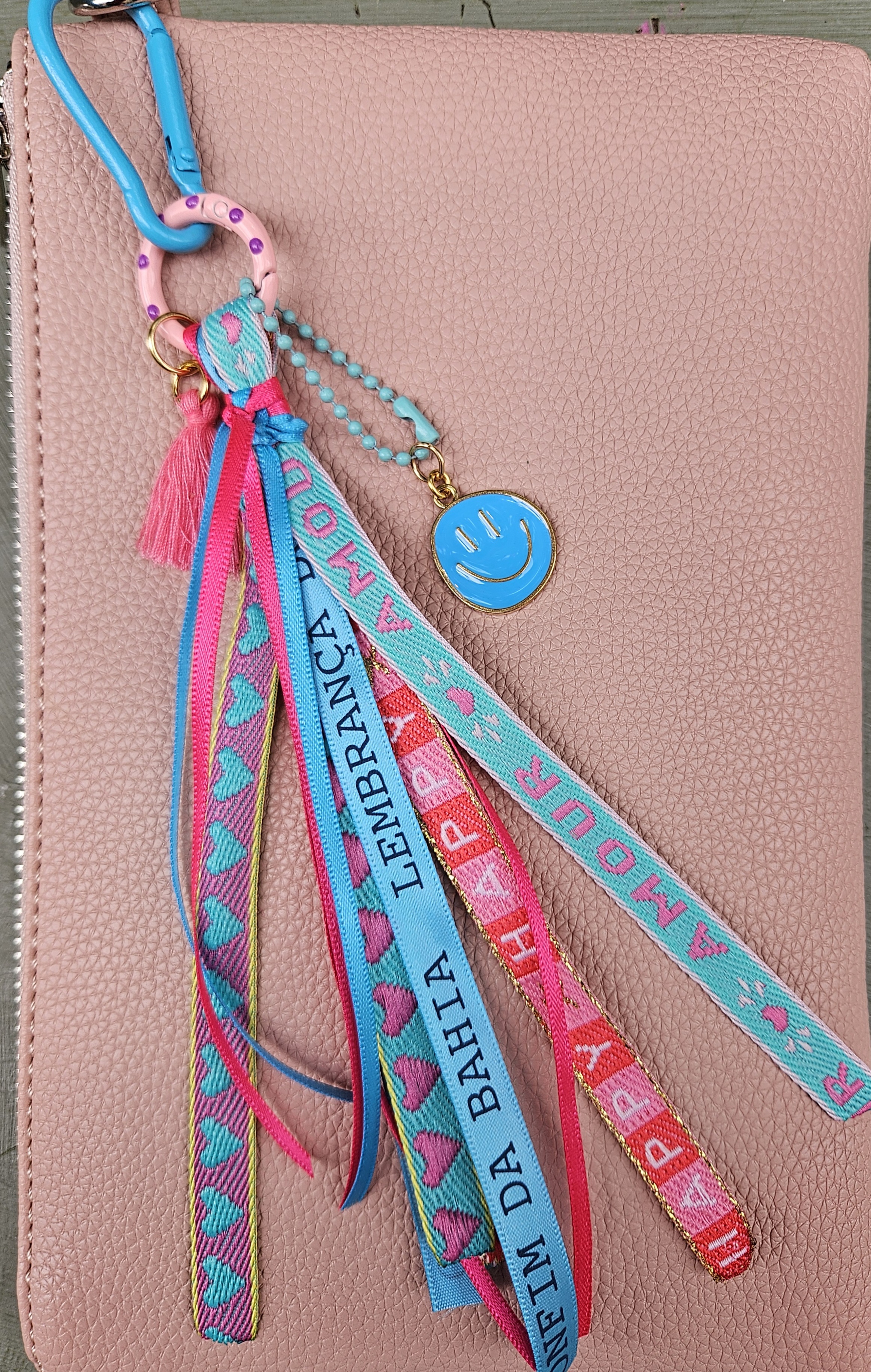 Sleutel/Tashanger Aqua/Pink met Smiley