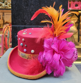 Opgemaakte hoed: Rood/Fuchsia/Oranje