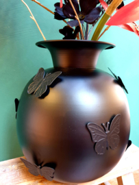 Vlinder vaas zwart met Kunstbloemen