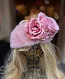 Fluffy Baret Oudroze Bloemen