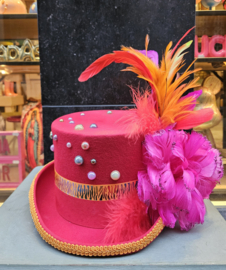 Opgemaakte hoed: Rood/Fuchsia/Oranje