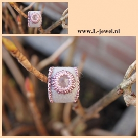 Beadwork ring "pinkie"