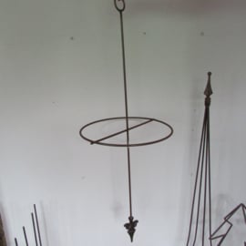 Frame kranshouder hangend 85 cm (roestend ijzer)