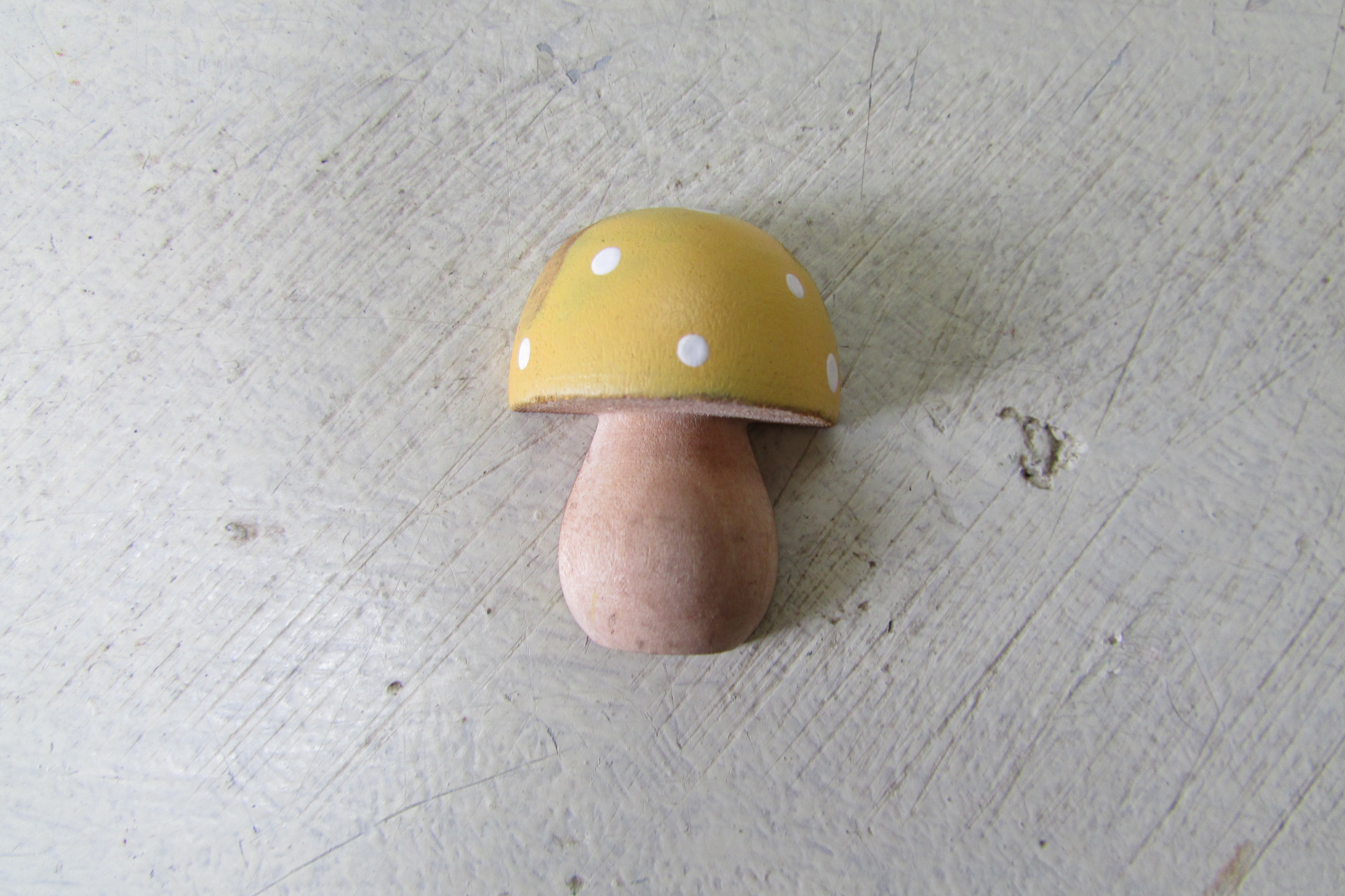 Paddenstoel half miniatuur (p36) geel