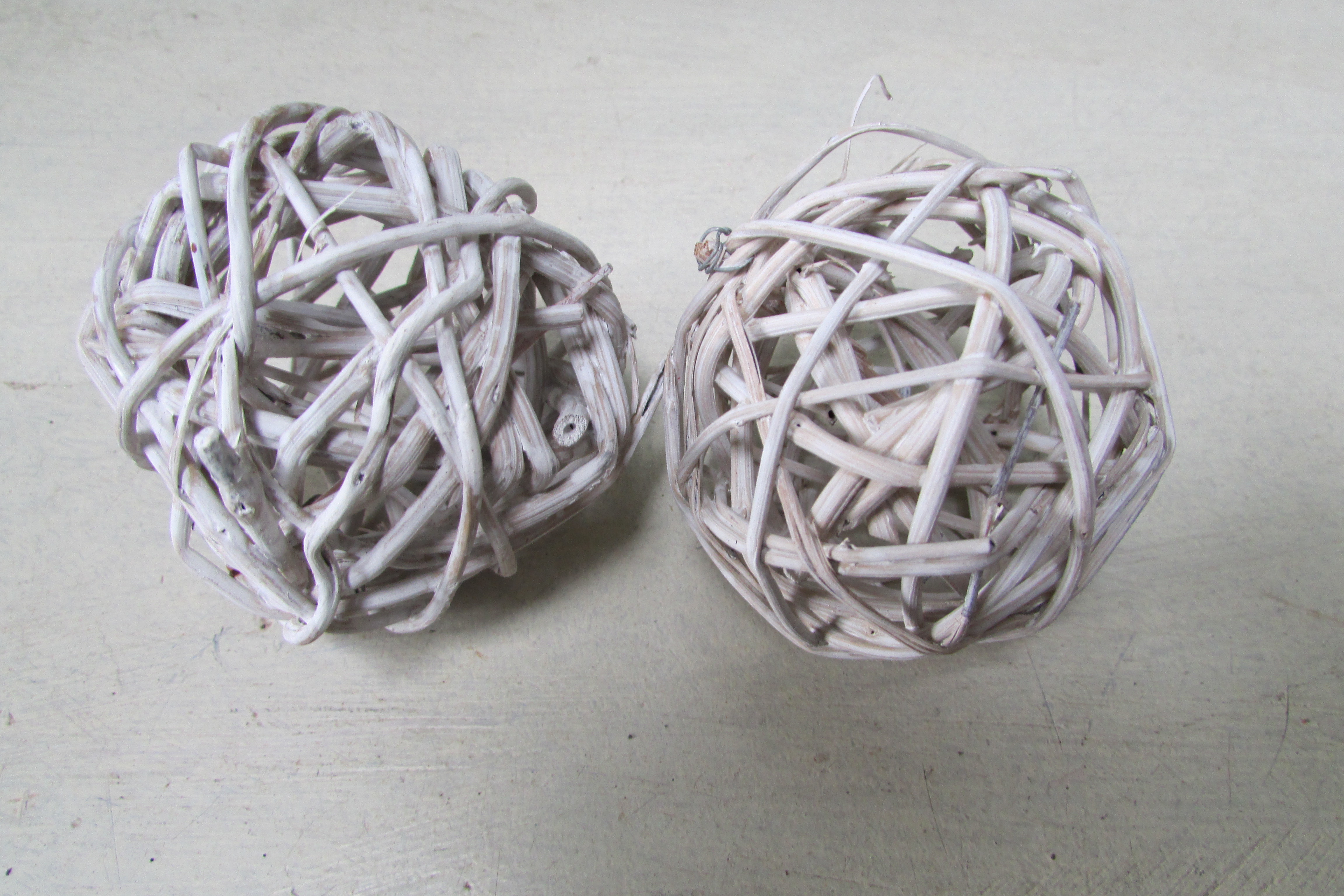Bal wit 6 cm 2 stuks (D263)