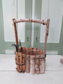 Planenbakje hout met tuingereedschap