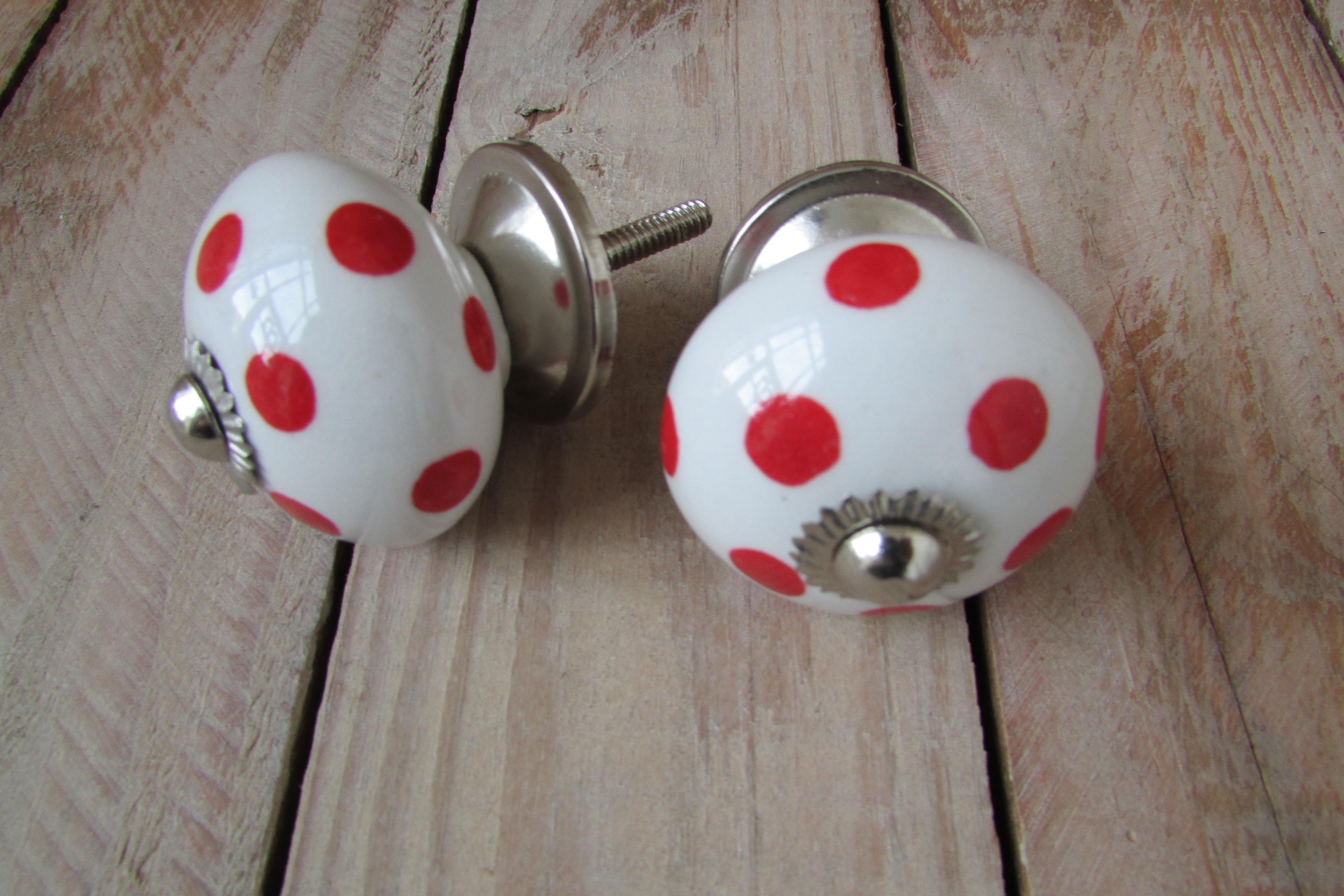 @ meubelknoppen rood/wit 4 cm doorsnee