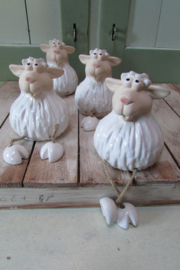 Schaap met bungelbeentjes (per stuk)