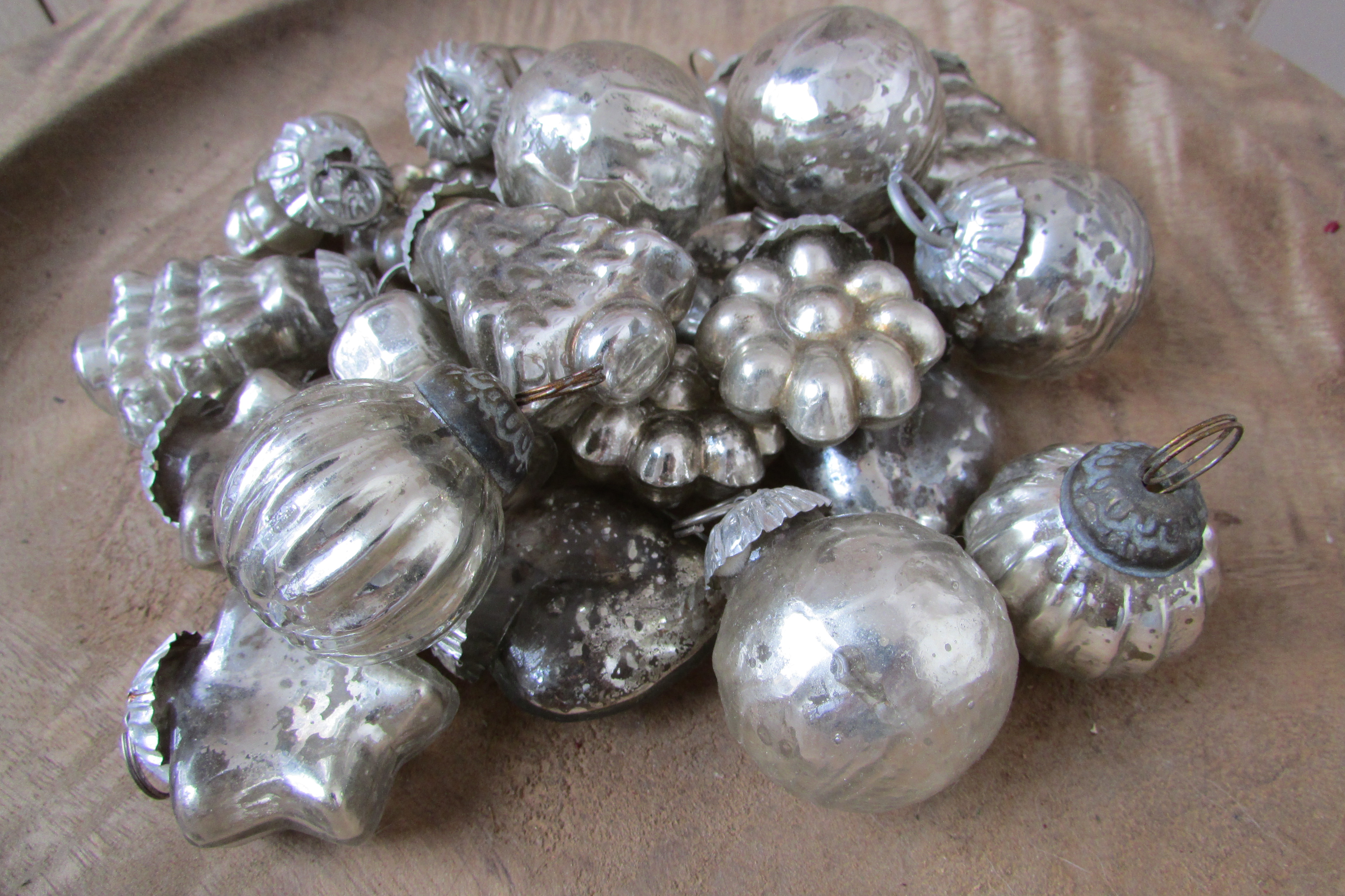 Brocante kerstornamenten 22 stuks