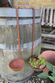 (soep) lepel roest 50 cm lang en 16 cm doorsnee