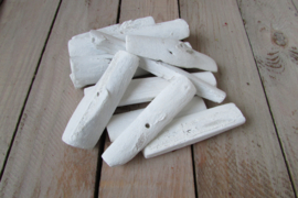 Houtjes wit 10 stuks met gat (D200)