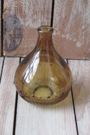 Glazen vaasje bruin 9,5 cm hoog (W144)