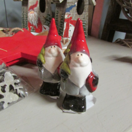 Kerstman met grijs jasje 10 cm (nr16)