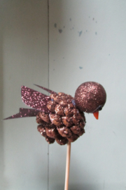 Vogeltje op stokje bruin met glitters