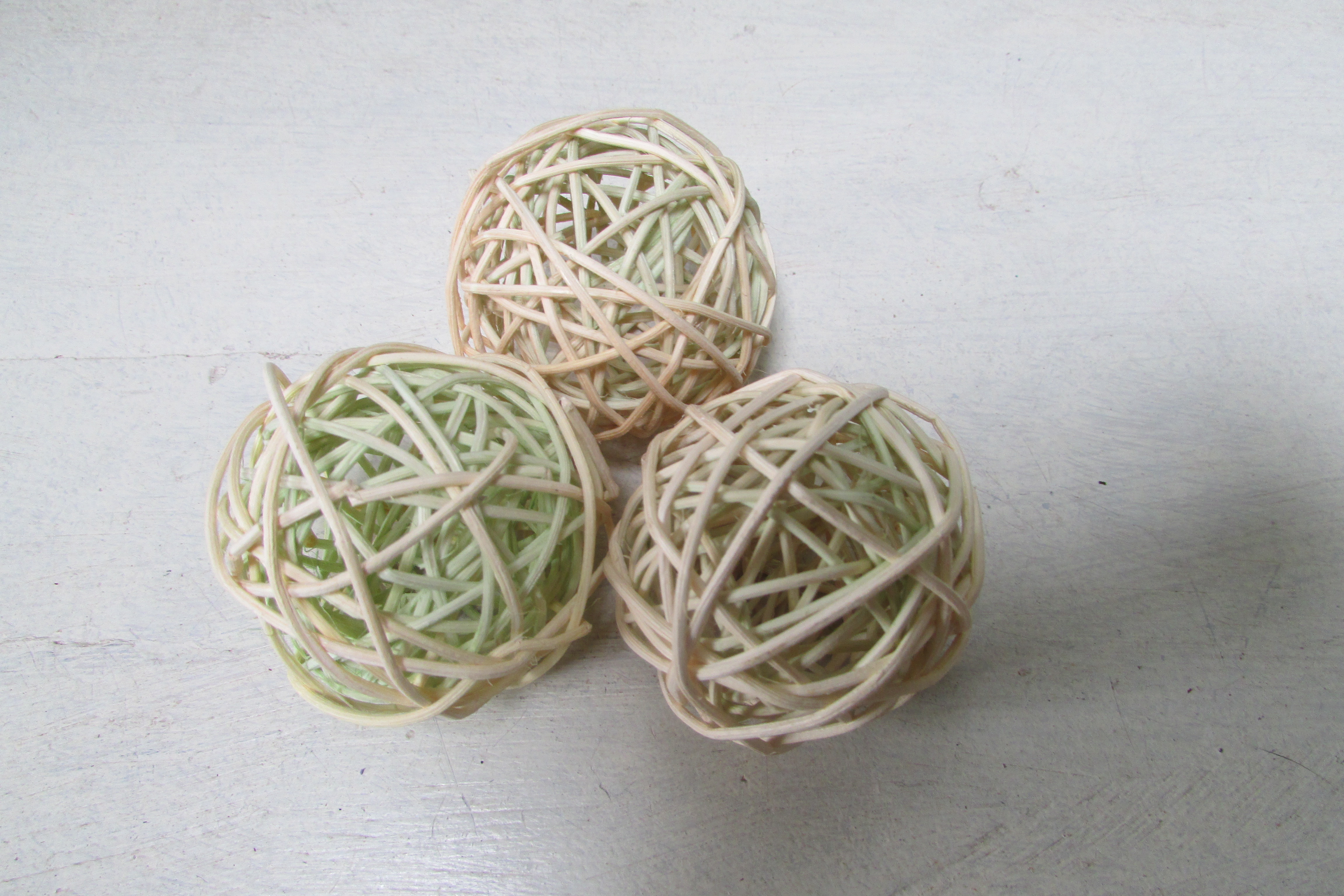 Bal met een tintje mint 5 cm 3 stuks (D259)